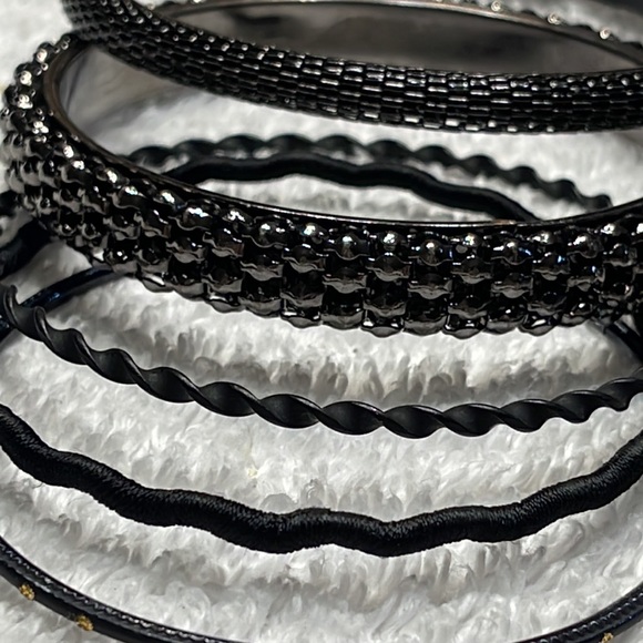 12 Gorgeous Black and Silver Bracelets - Picture 5 of 6